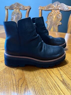 Sofft Black Leather Platform wedge Ankle Boots